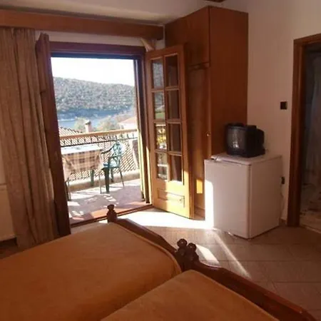 Arhontiko Affittacamere 3*